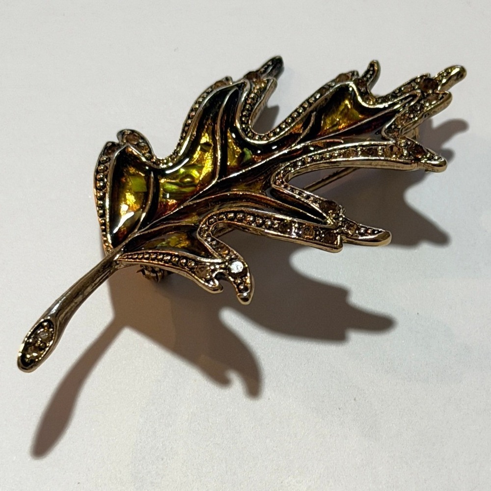Liz Claiborne Brooch Gold Tone Enamel Rhinestone Oak Leaf Pin Autumn